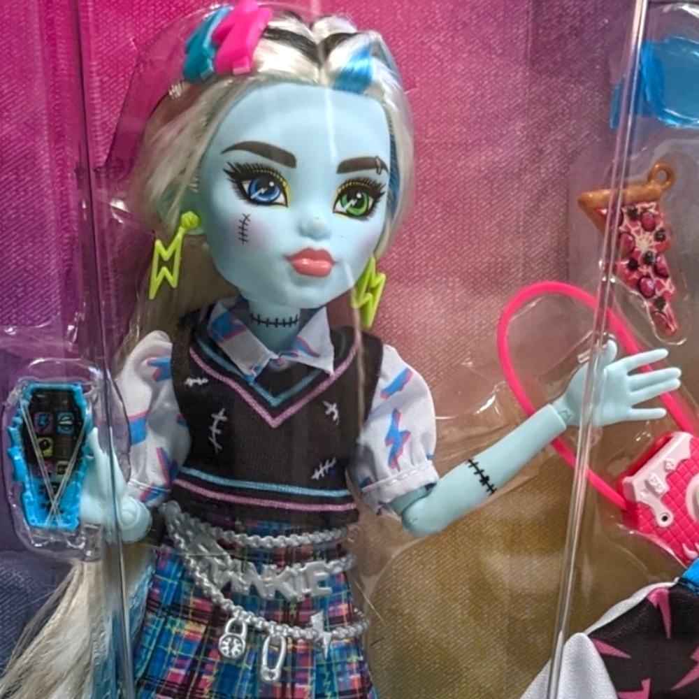 NEW Monster High FRANKIE STEIN Doll Set Sealed Unopened Box NIB NWT